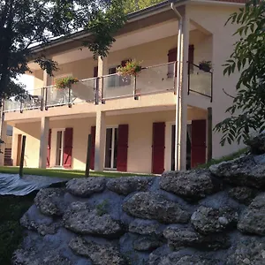Bed & Breakfast De Servant Roulottes Et D'hotes ***